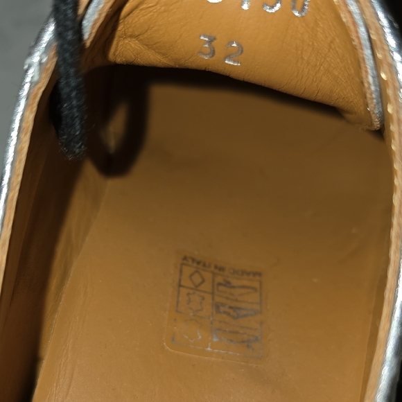 Gucci Silver Kids Shoes - Picture 7 of 8